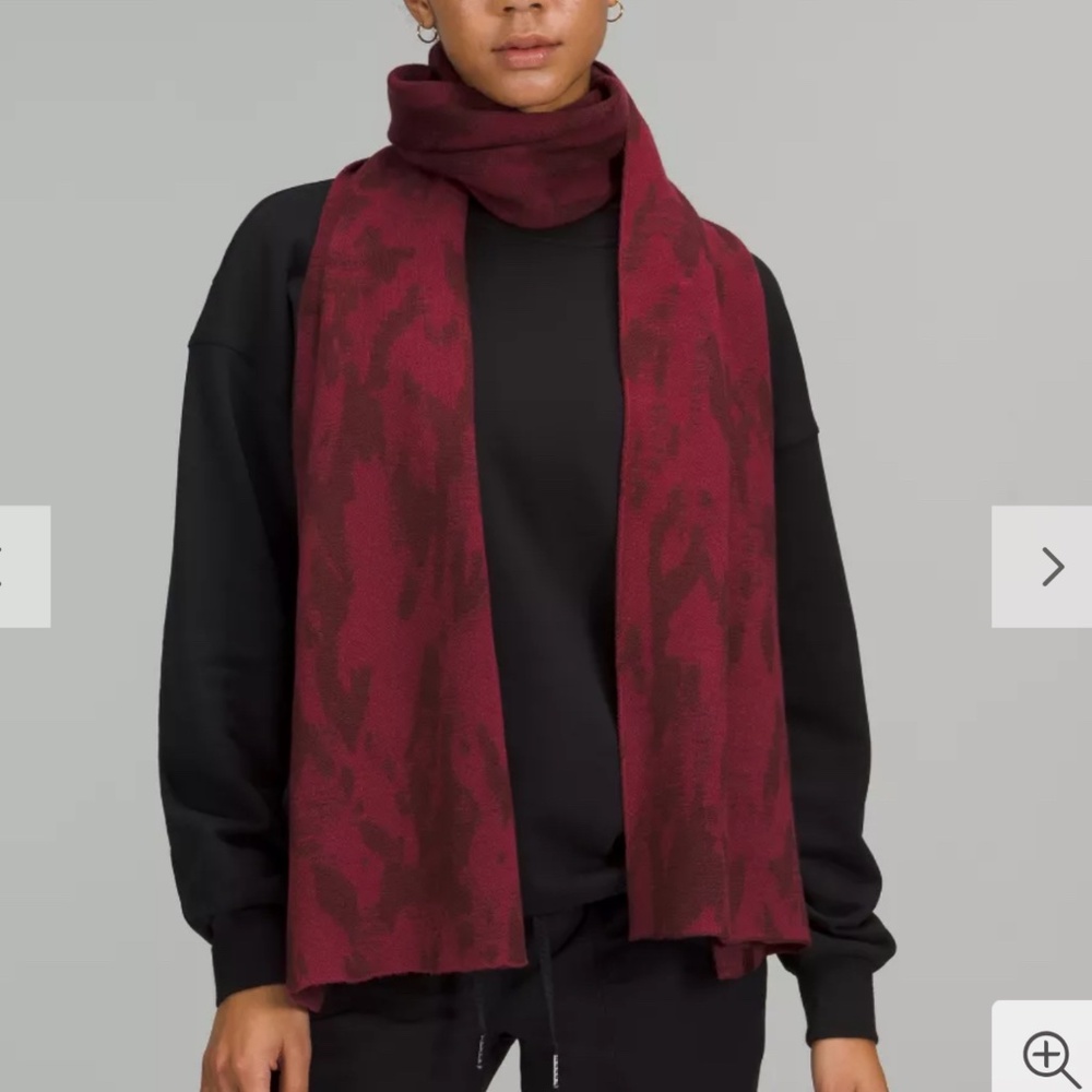 Lululemon Oversized Camo Jacquard Scarf 82x16 in new with tags